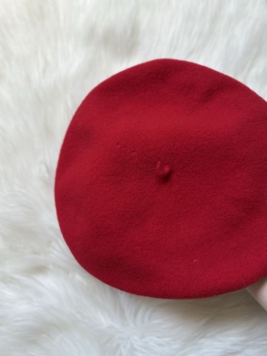 Жіночий вовняний берет червоного кольору від kangol 100% вовна