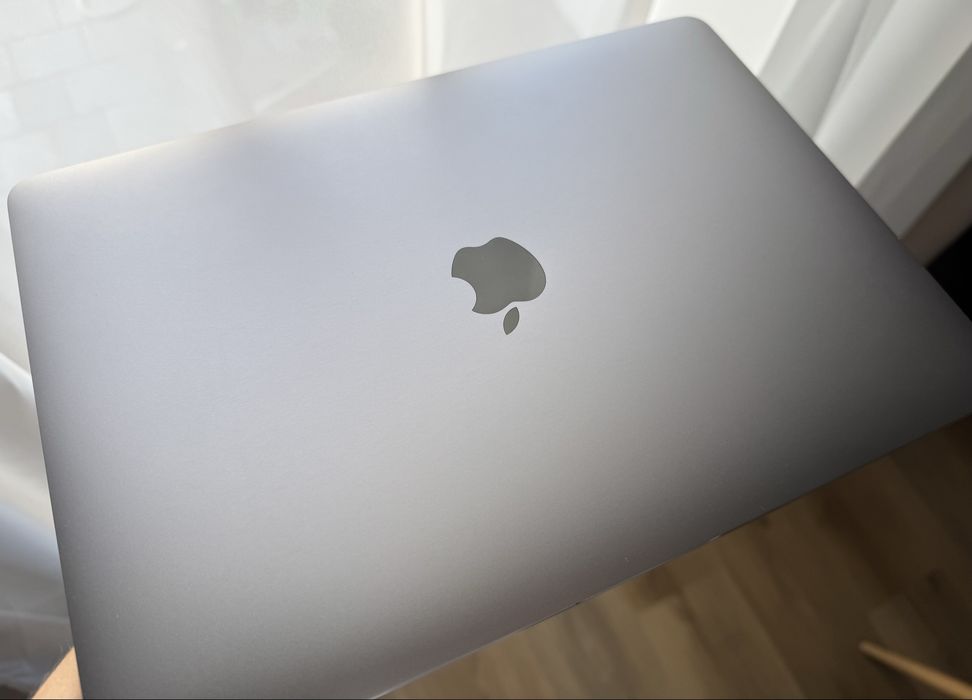 MacBook Pro 13” M2 / Touch Bar /8GB/256GB / Space Grey - Stan Jak Nowy