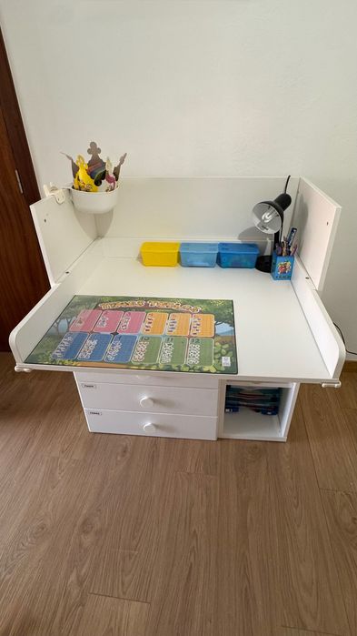 Muda fraldas/secretaria