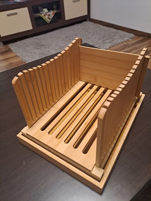 Urządzenie do krojenia chleba