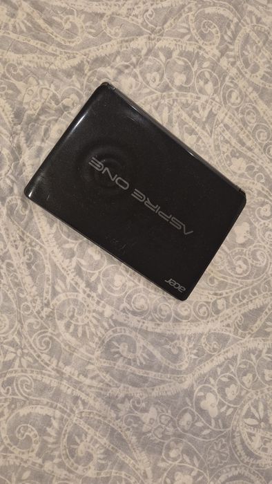 Нетбук Acer aspire one
