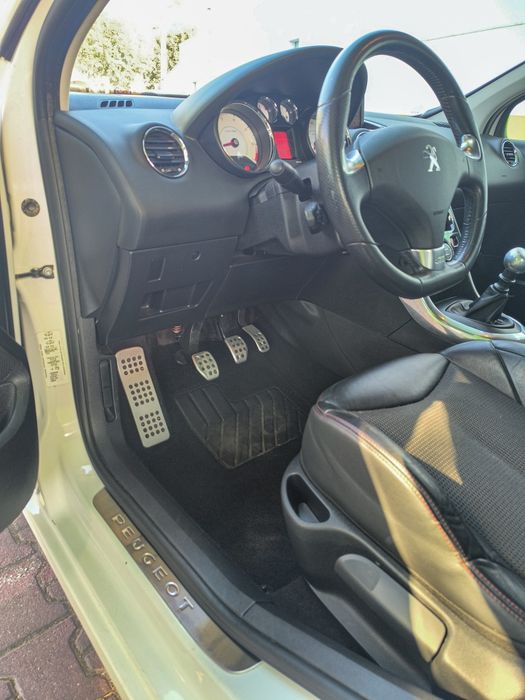 Peugeot 308 — fotografia 12