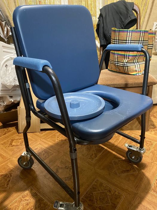 Розбірний стілець-туалет з м'яким сидінням OSD-MOD-WAVE2