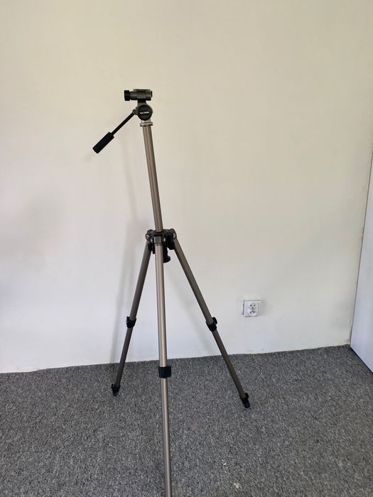 Statyw fotograficzny i osłona