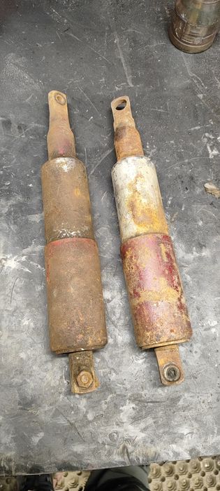 Amortyzatory WFM 125 WSK M06 B1 dwuramówka resory tył tylne oryginał