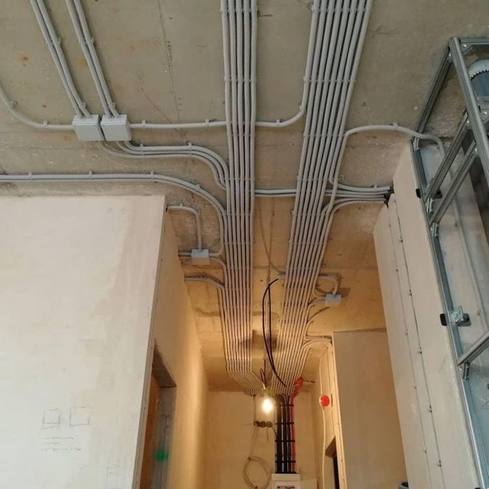 Електрик Маневичі, Ковель околиці  проводка, ремонт плиточник майстер