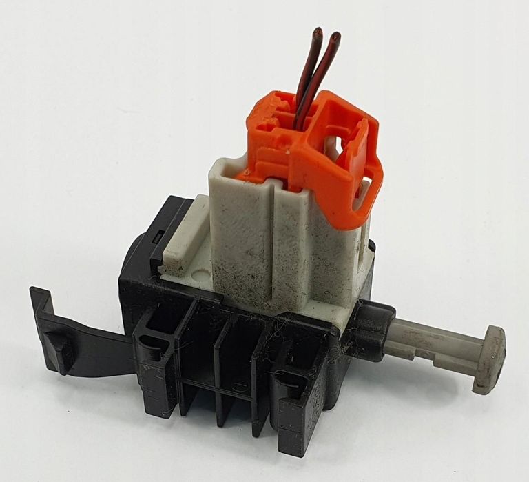 CZUJNIK STOPU FORD FOCUS MK2 2.0 16V
