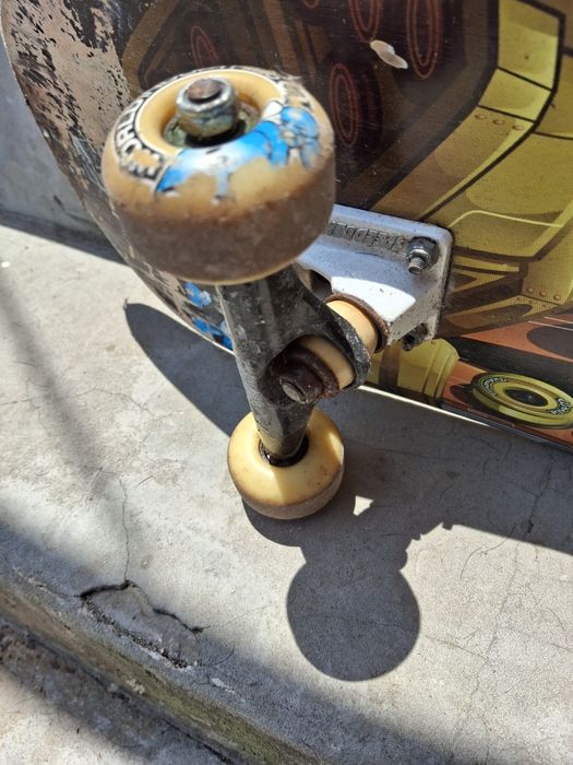 Skate com alguns extras
