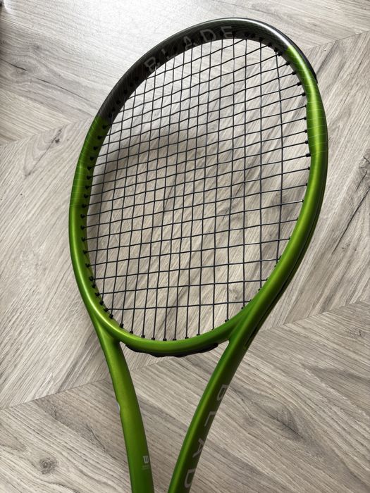 Wilson Blade Feel 103 - lekka dla kobiety