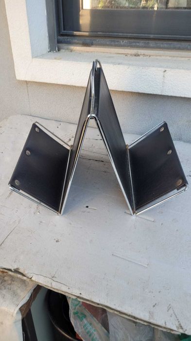 Porta Revistas Anos 70 Metal Napa Preta Madeira