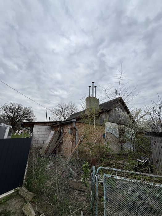 р Продам частину  будинку у Клевані