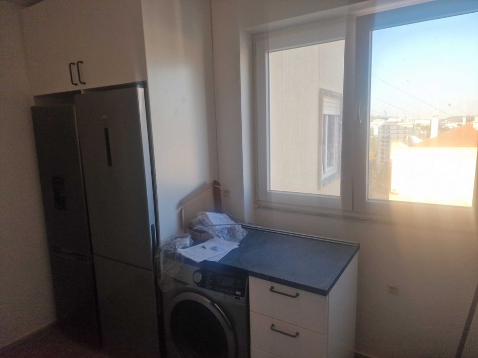Quarto partilhado duas pessoas disponível em Odivelas – 8 min do metro!