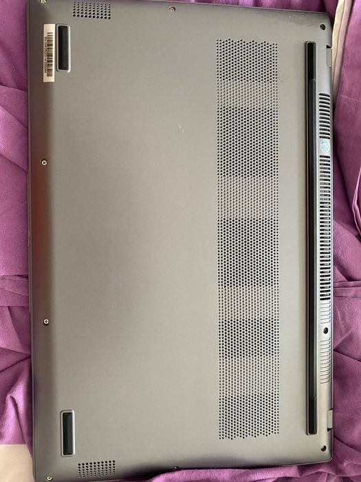 Televisão e notebook