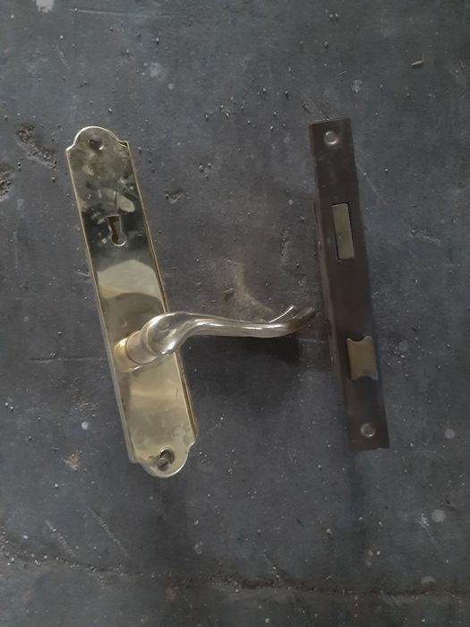 Puxadores e fechaduras64551341121793120