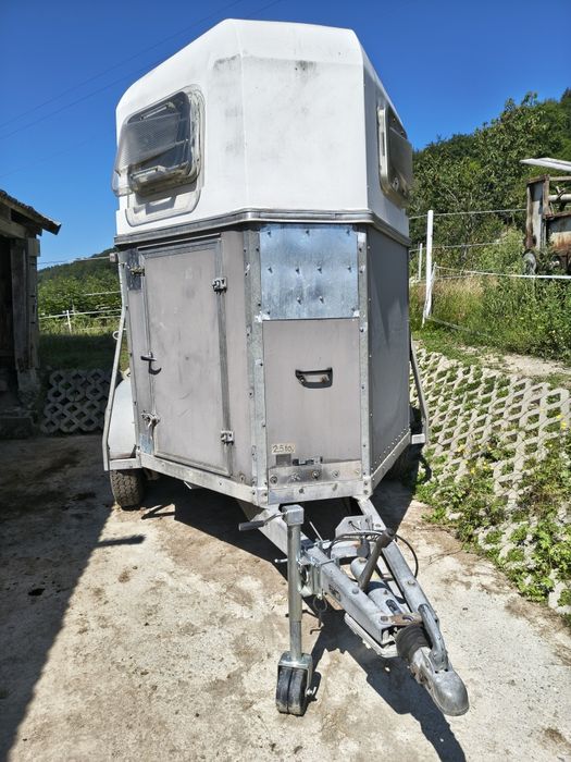 Przyczepa dwukonna
