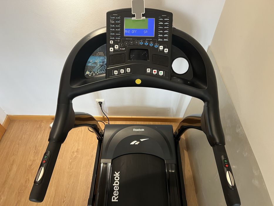 Passadeira Profissional Reebok ZR10