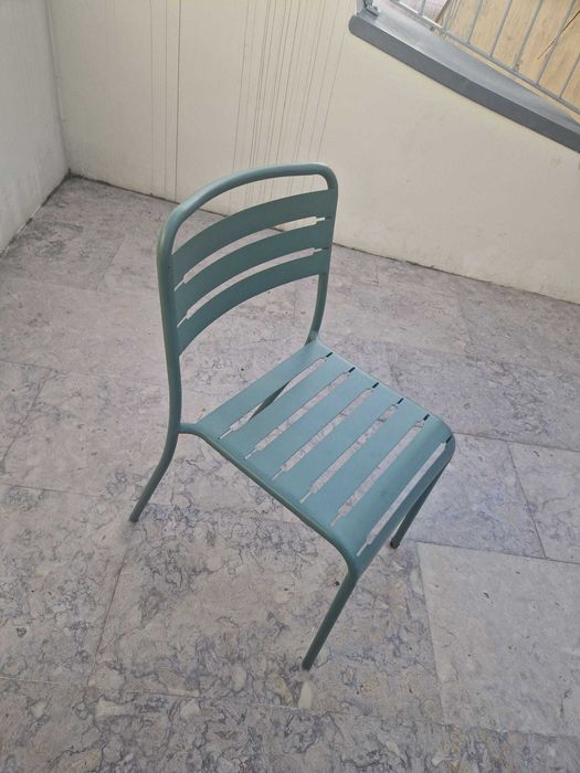 Mesa metálica + 4 cadeiras