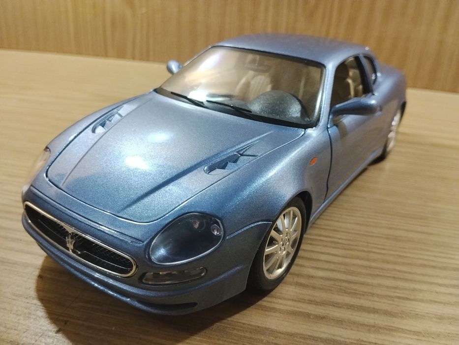 Модель машины авто Maserati 3200 gt 1998 1:18 burago Мазерати Металл