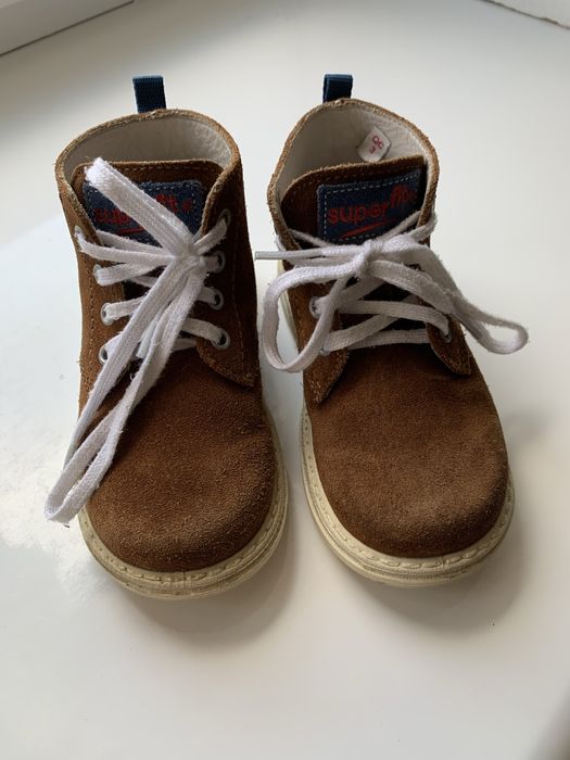 Продам дитячі ботинки