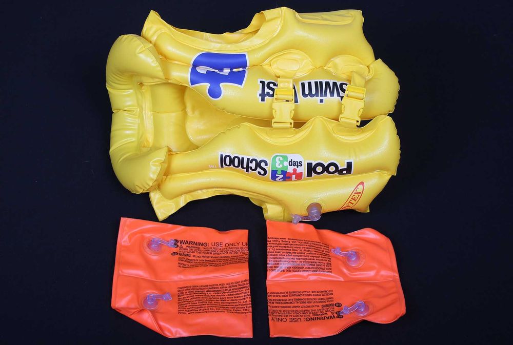 Дитячий надувний жилет Intex 2 + надувні нарукавники