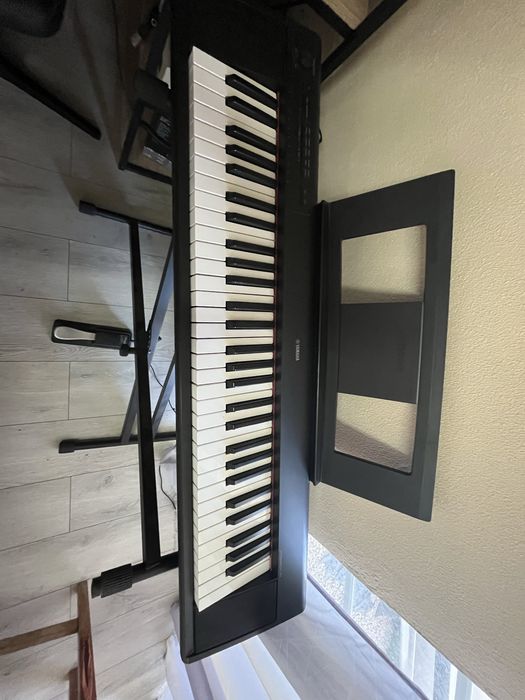 Piano digital Yamaha Piaggero NP-12