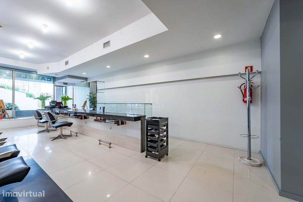 Cabeleireiro em zona Prime de Gaia, proximo do El Corte Inglês