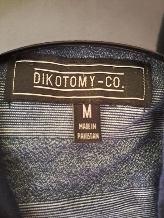 T-shirt com capuz