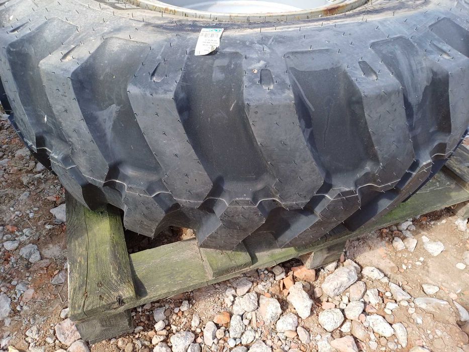 Opona BKT17.5-25 EM936