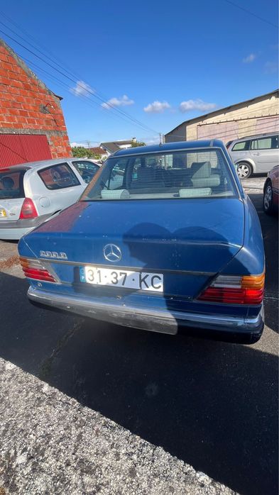 Mercedes-Benz 200D W124