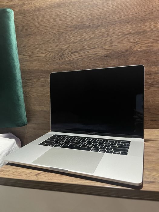 Apple Macbook Pro 2018 A1990
