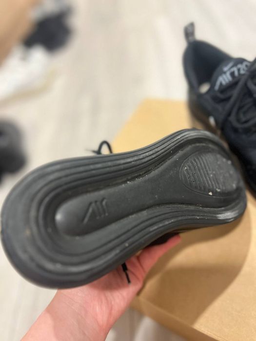 Жіночі кросівки Nike air max 270
