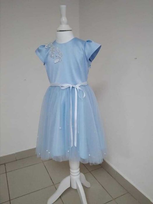 Неймовірно красива, святкова сукня/плаття для дівчинки 4-5 років.