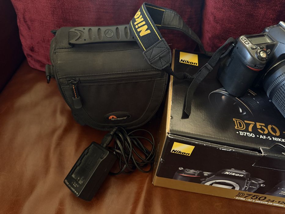 Nikon D750 + AF-S Nikkor 24-120mm f/4G ED VR (Повний комплект)