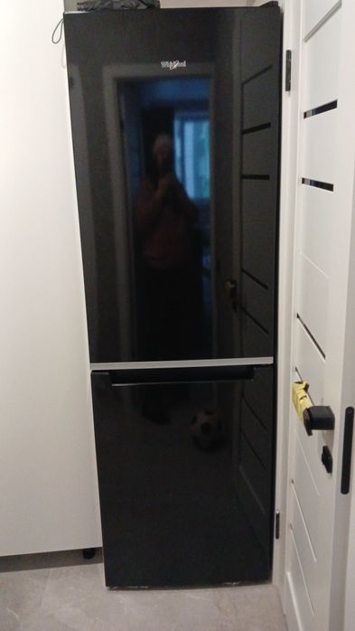 Продам холодильник новый на гарантии