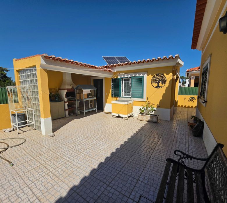 Moradia Isolada Térrea T3 Excelente Localização
