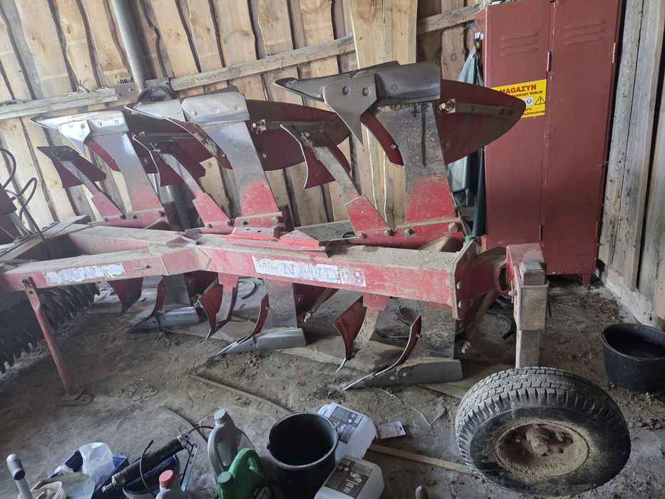 Pług NAUD 3 skibowy obrotowt