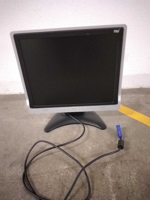 Monitor pequeno usado64332092070018123