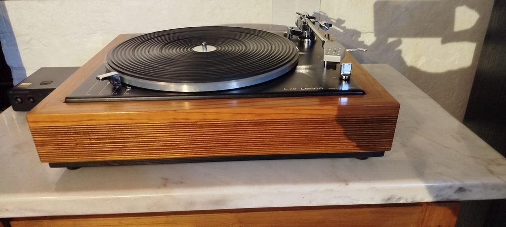 Gira discos Lenco L78