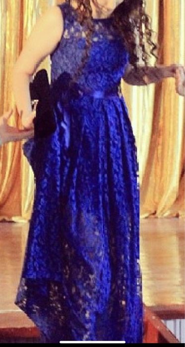 Платье с кружевом