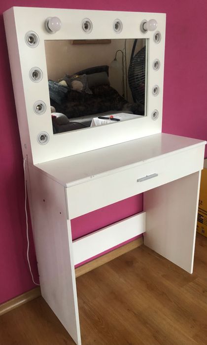 Toaletka dla młodej kobietki