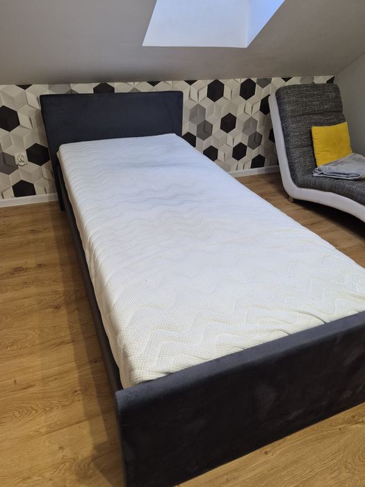 Łóżko tapicerowane 90x200 z materacem