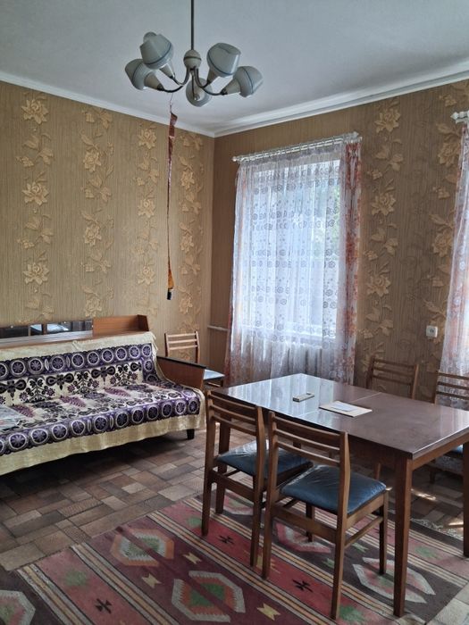 Продам цегляний будинок в Дергачах, район стадиону. Сертифікат так.