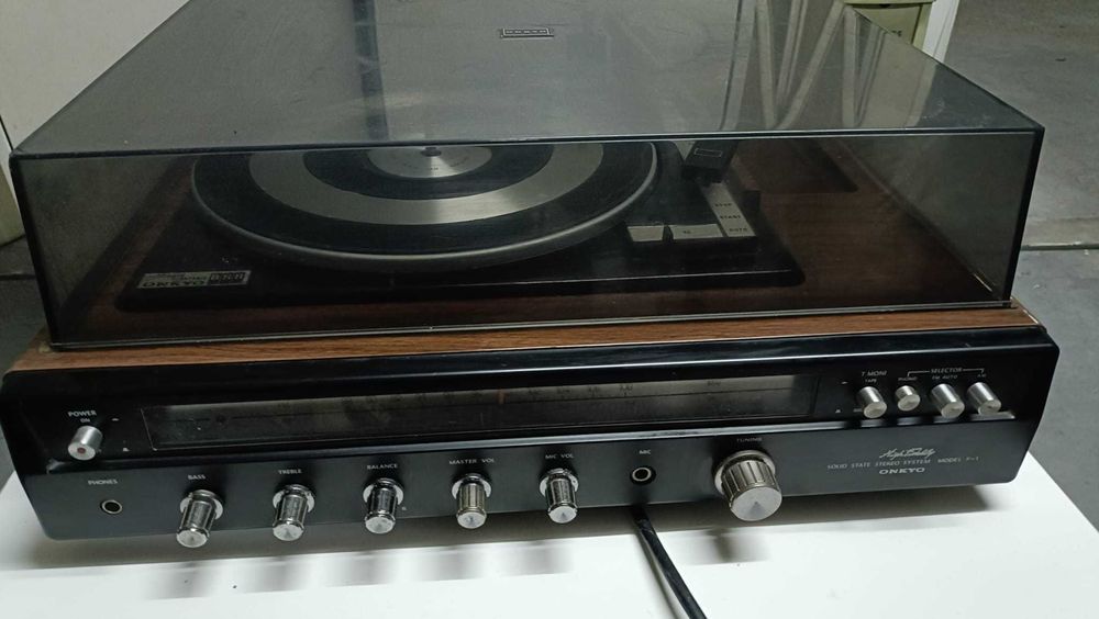 Aparelhagem de som ONKYO F1 gira-discos e rádio