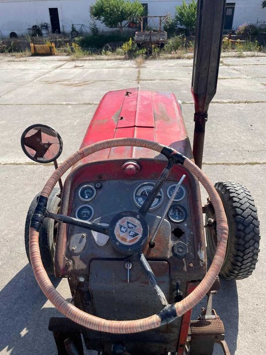 Massey-Fergunson 165