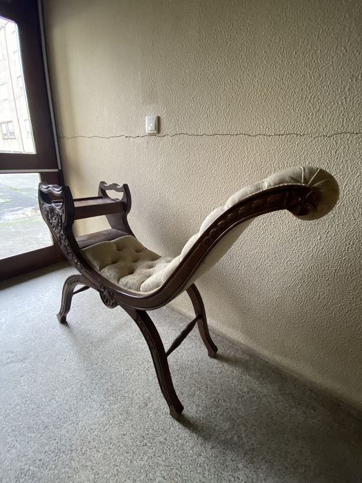 Cadeira de sala/quarto estilo antigo