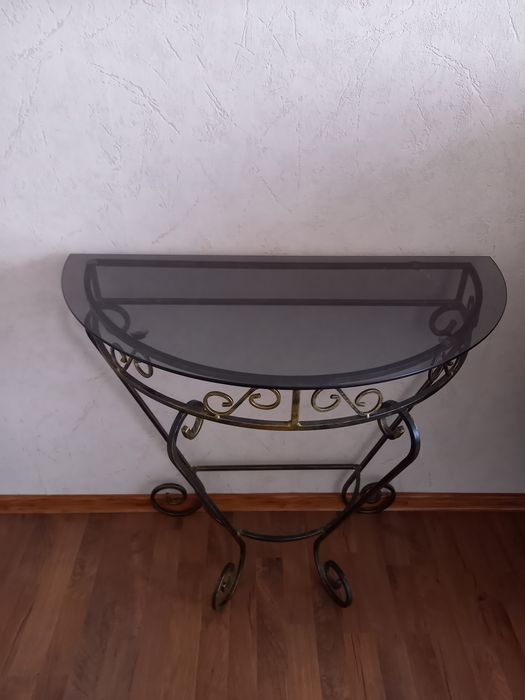 Stolik że szklana szyba  półokrągły