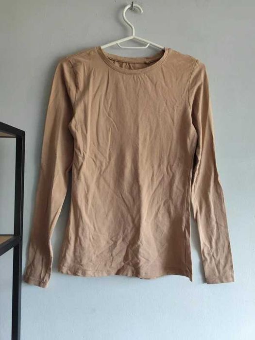 beżowa bluzka longsleeve c&a