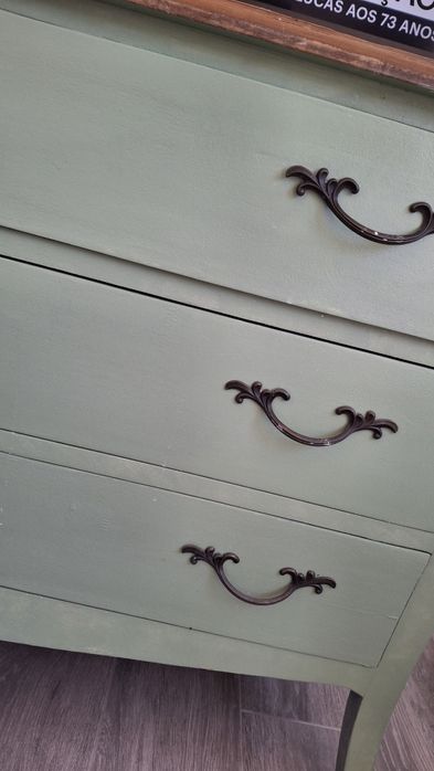 Comoda com 3 gavetas