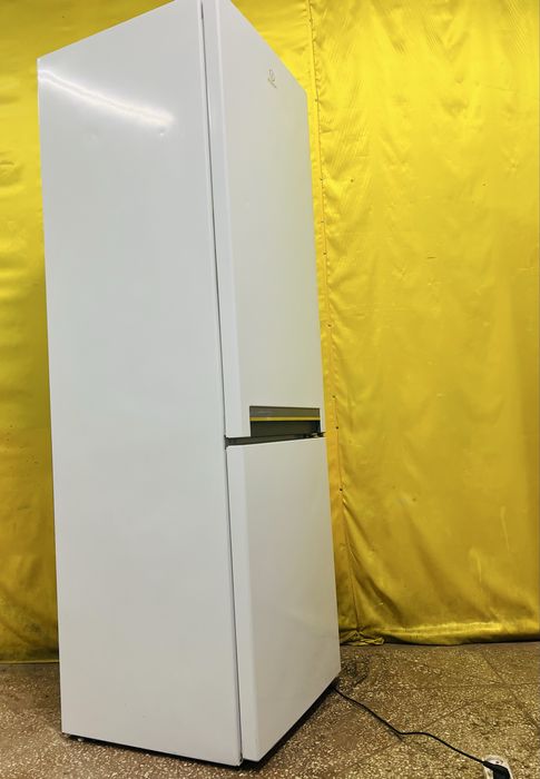Двухкамерный холодильник Indesit 203см Class A+++