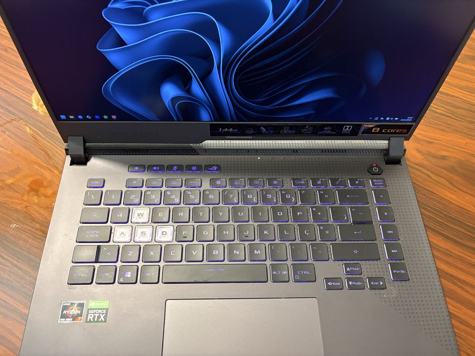 Portátil Gaming Asus - AMD RYZEN 7 4000 SERIES / RTX 3050 / 8gb ram